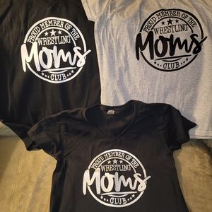 Gildan v-neck t-shirts